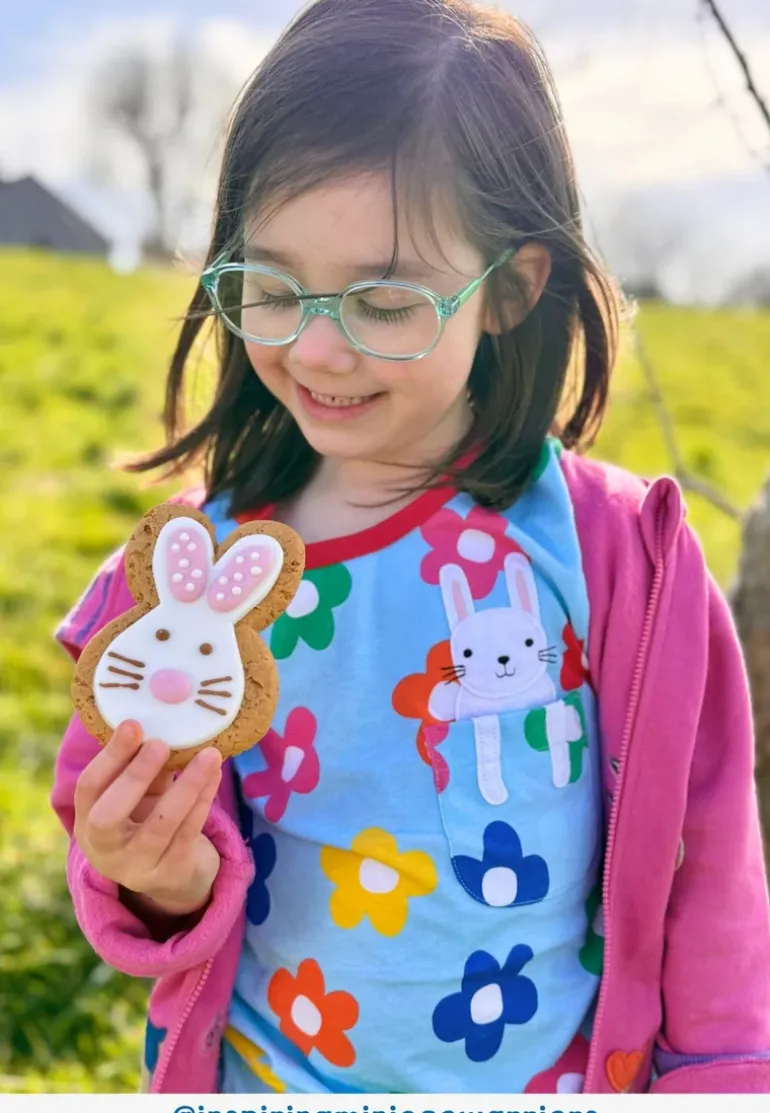 Organic Rainbow Bloom Bunny Pocket Applique Short Sleeved T-Shirt